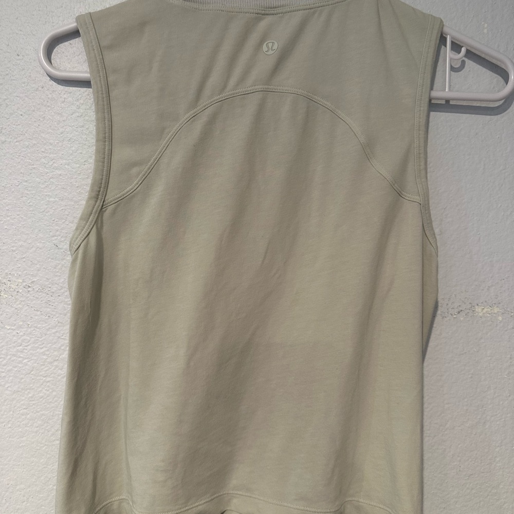 Lululemon - Picture 5 of 11